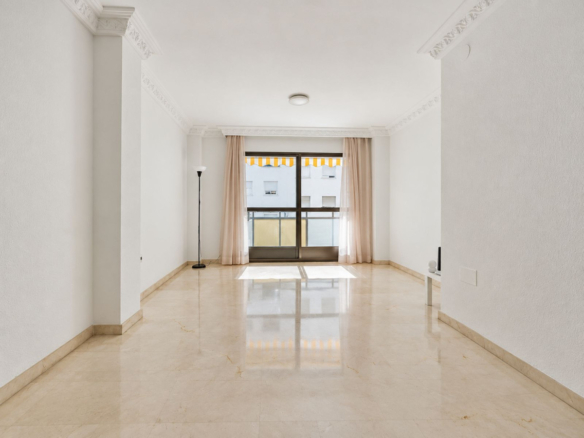 Apartment for sale in Estepona