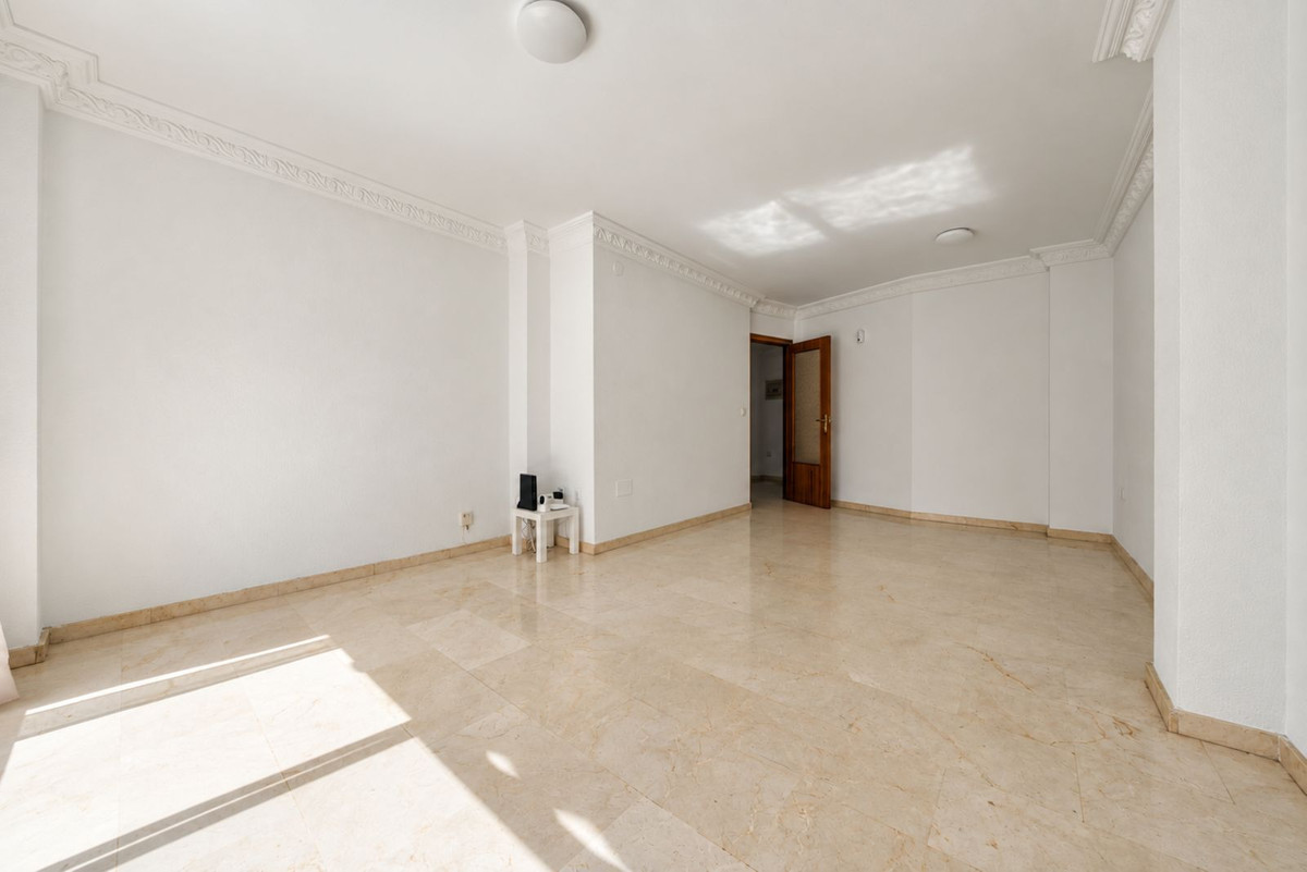 Apartment for sale in Estepona