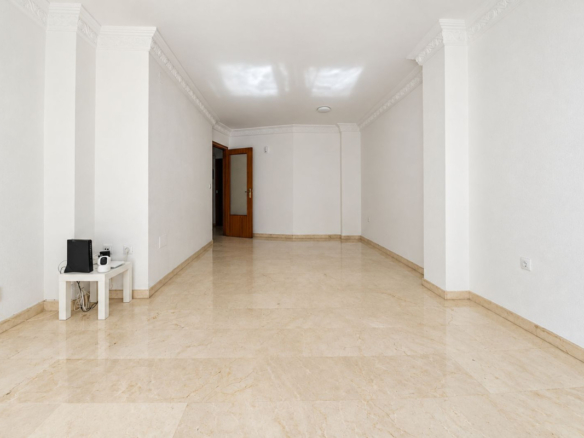Apartment for sale in Estepona
