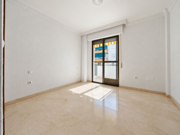 Apartment for sale in Estepona
