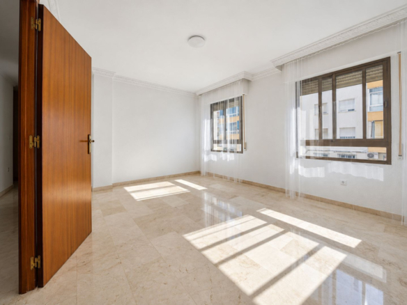 Apartment for sale in Estepona