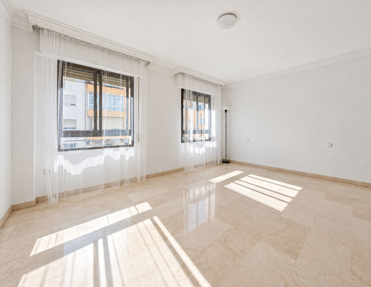 Apartment for sale in Estepona