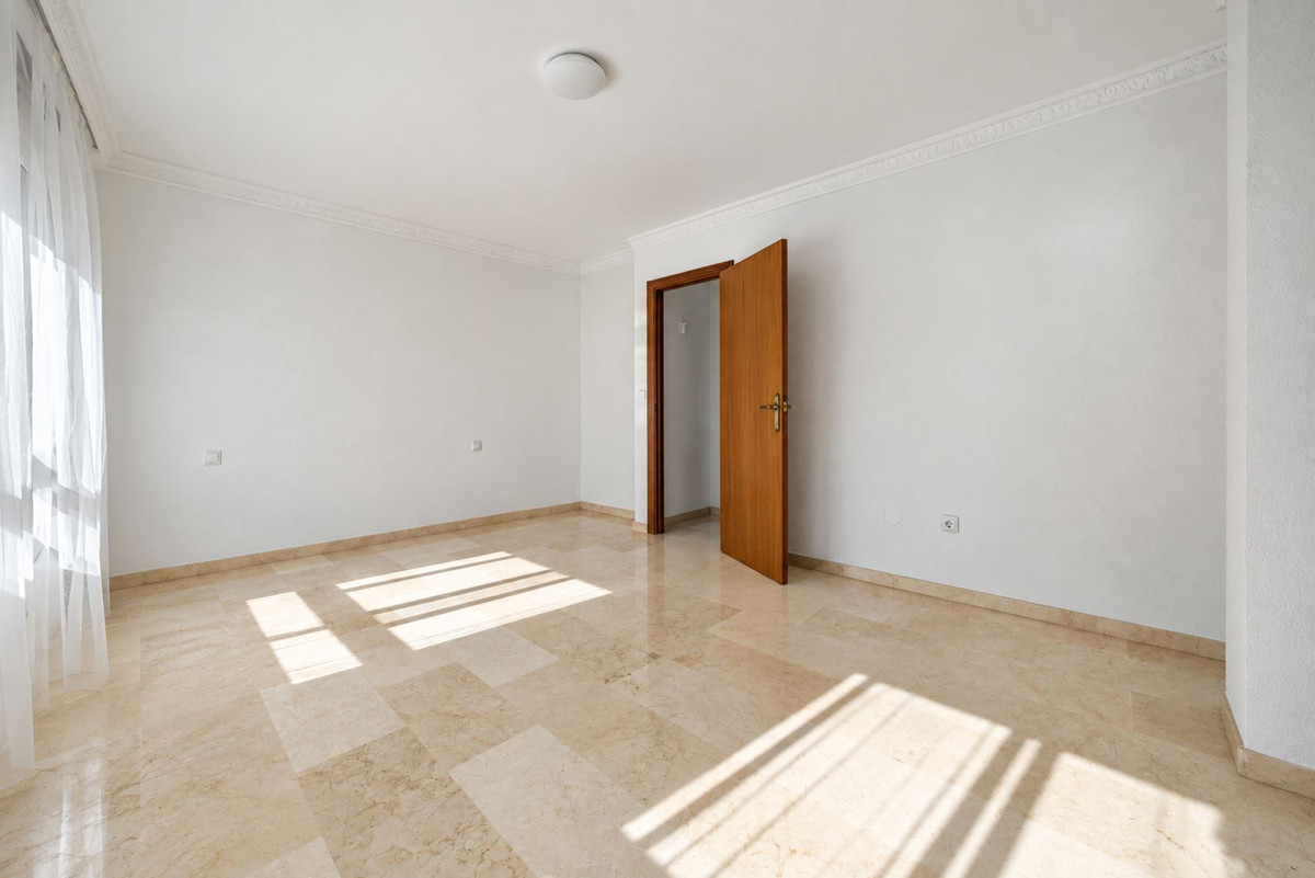 Apartment for sale in Estepona