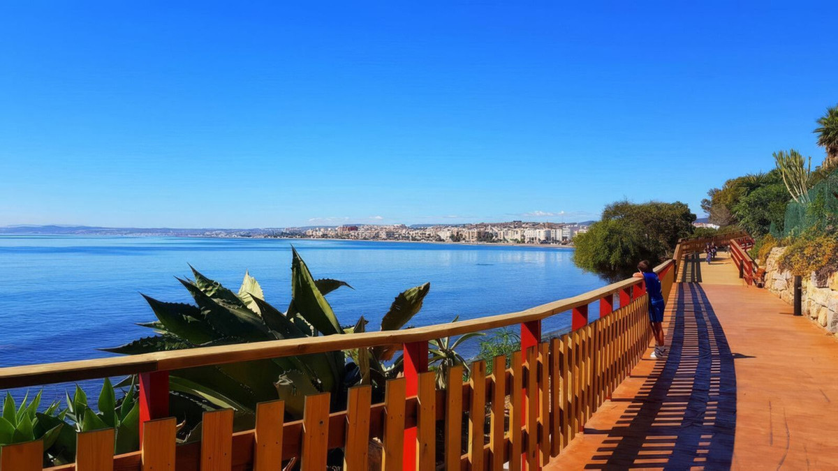 Apartment for sale in Estepona
