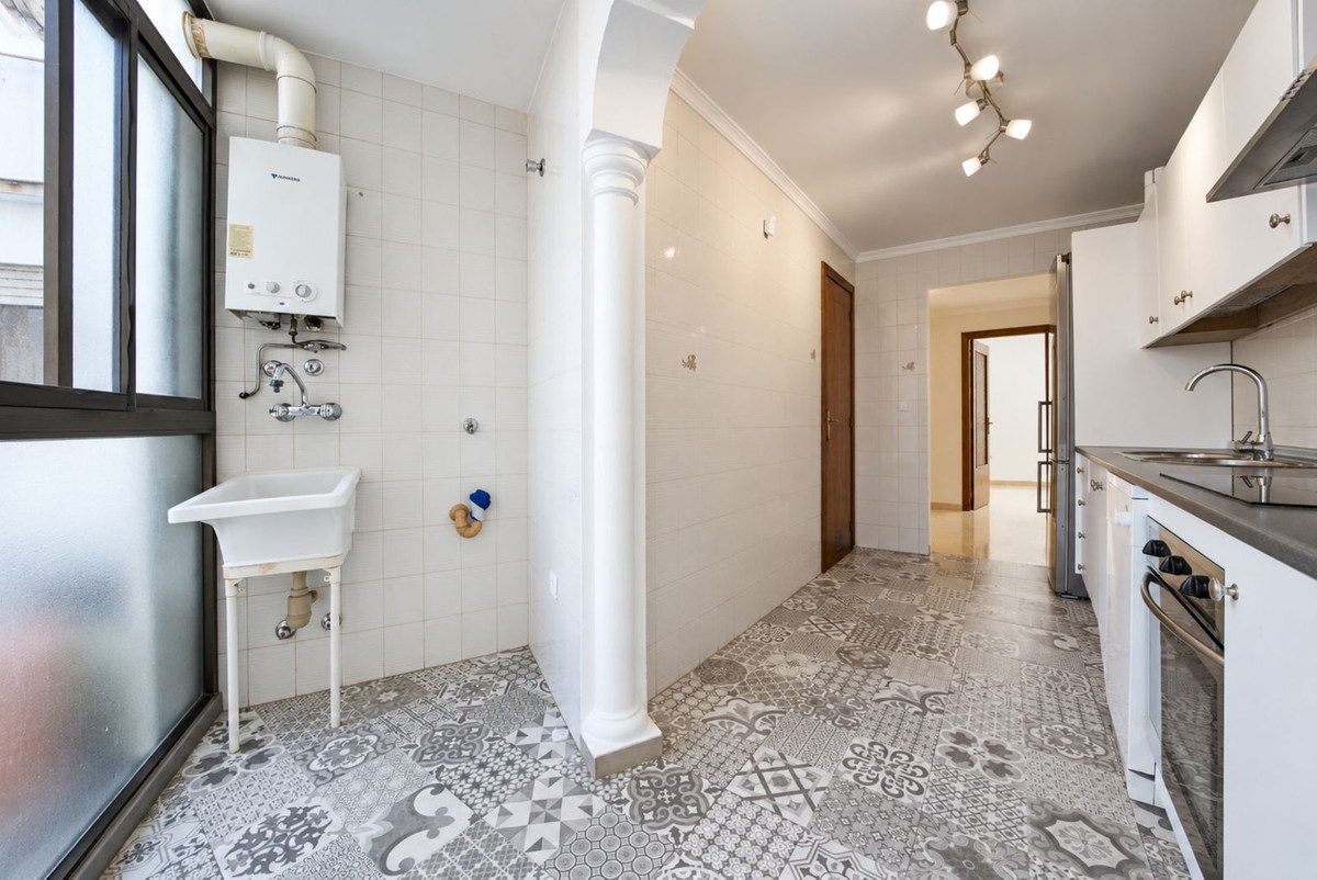 Apartment for sale in Estepona