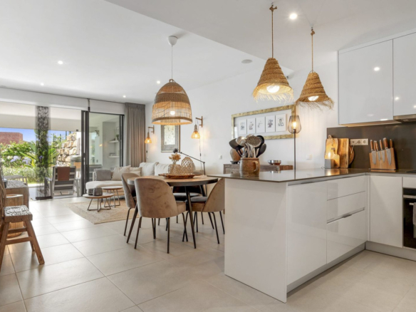 Apartment for sale in Estepona