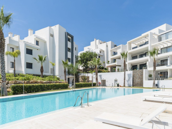 Apartment for sale in Estepona