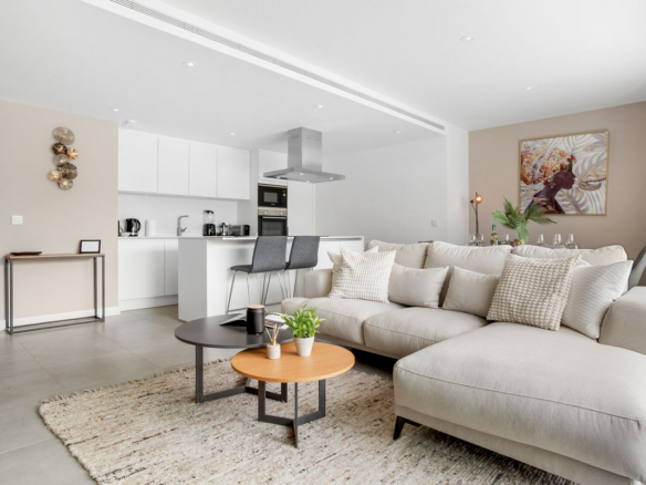 Apartment for sale in Estepona