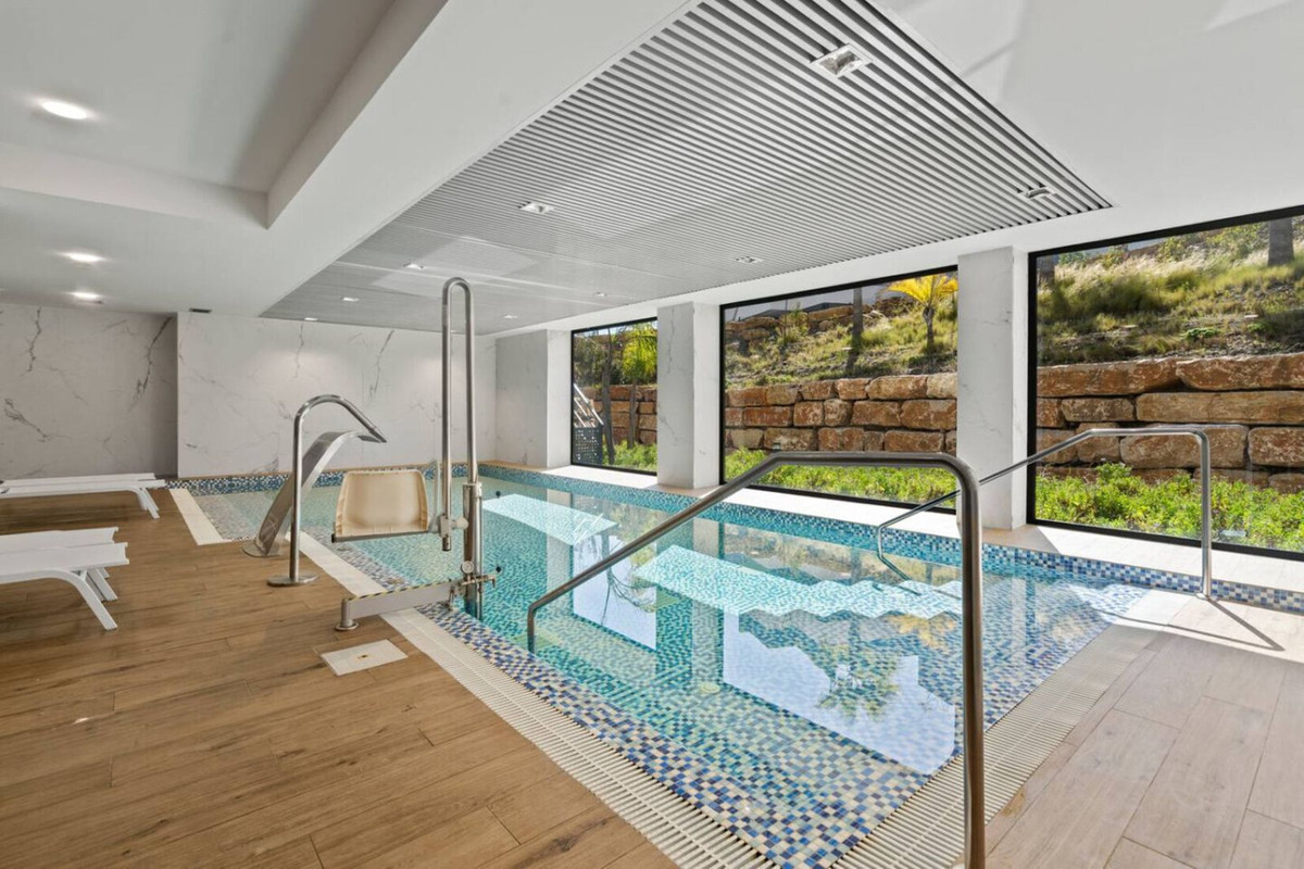 Apartment for sale in Estepona