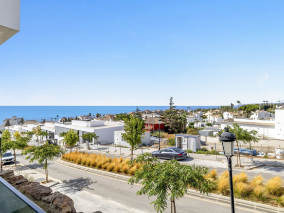 Apartment for sale in Estepona