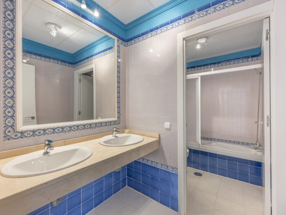 Apartment for sale in Manilva