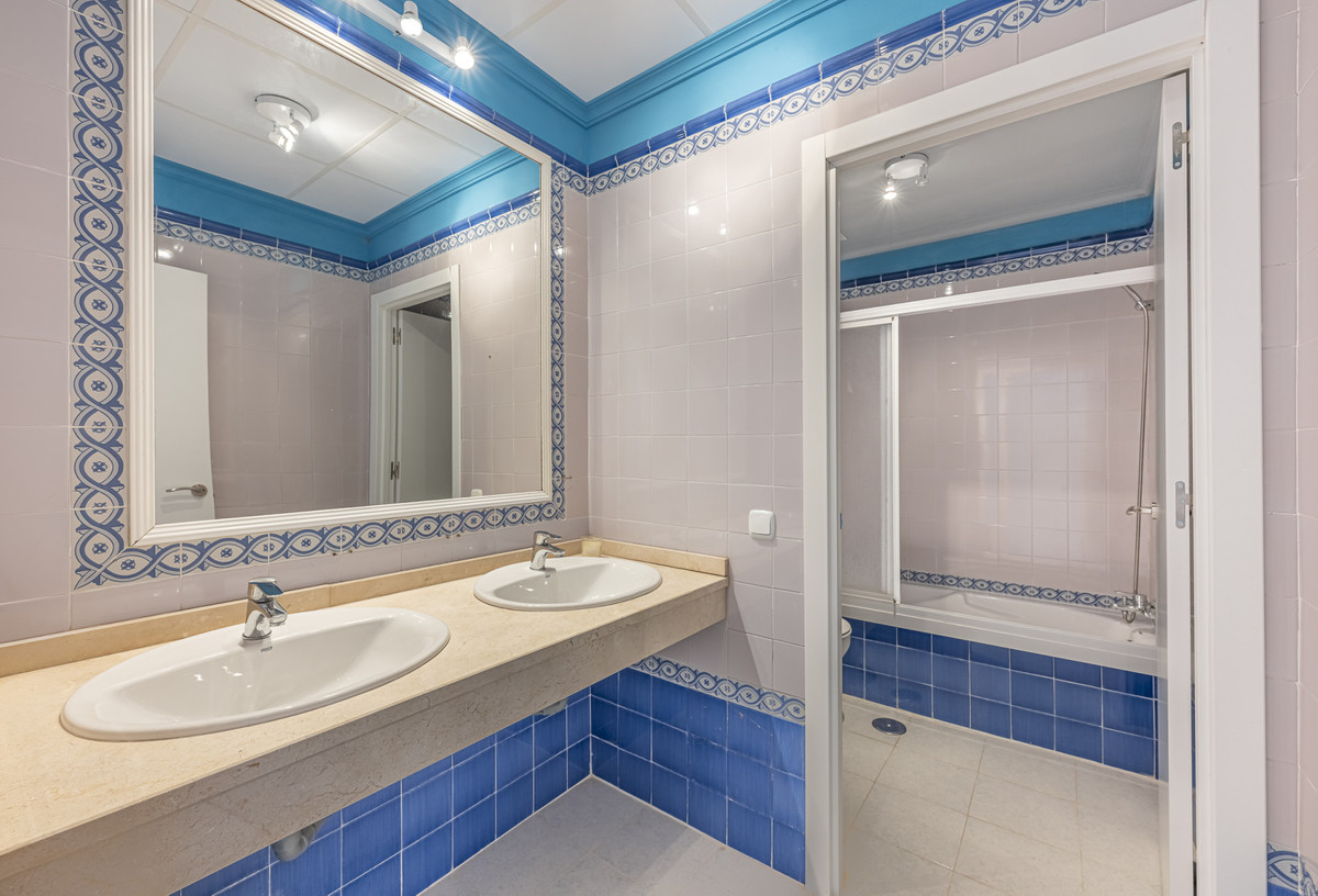 Apartment for sale in Manilva