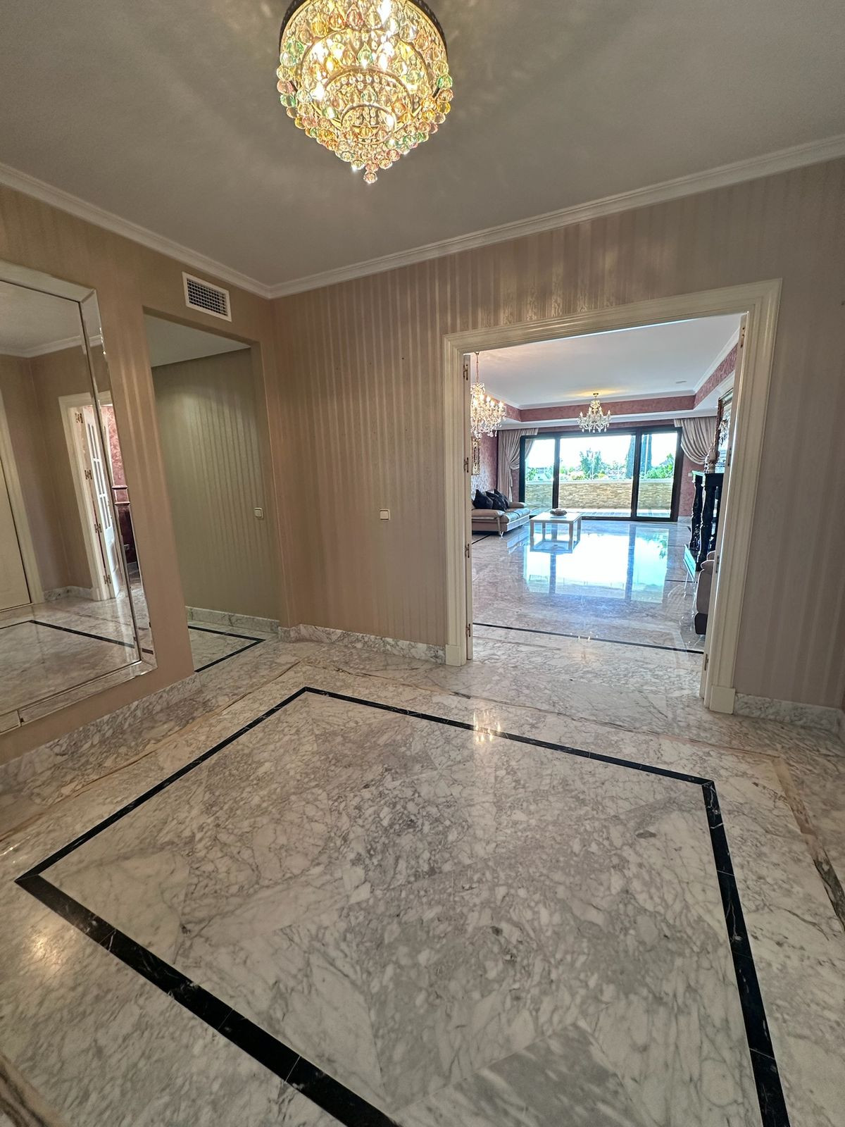Apartment for sale in Marbella