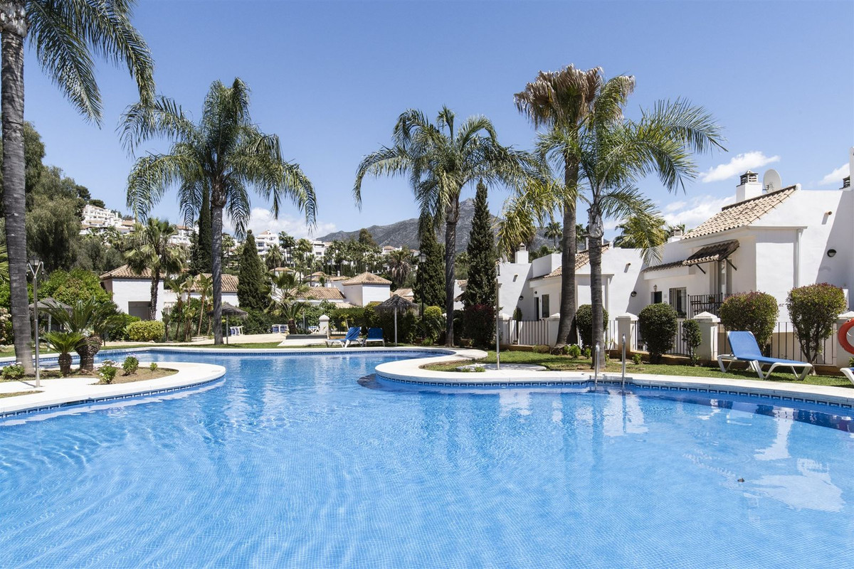 Apartment-in-Marbella-Ref-R5482321 Apartment for sale in Marbella