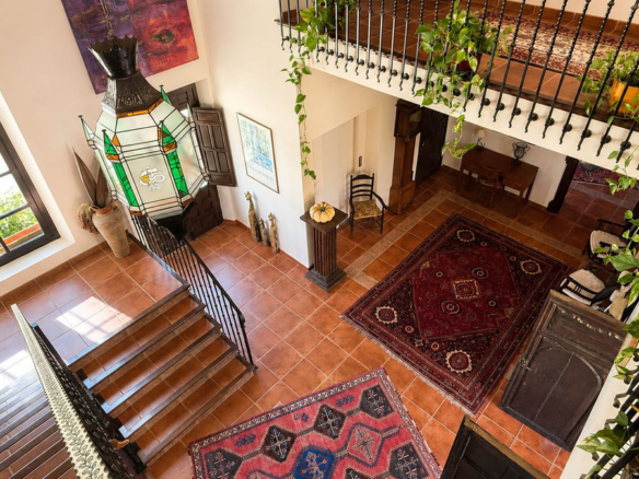Finca for sale in Almogía
