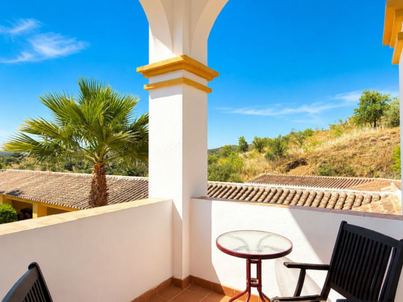 Finca for sale in Almogía