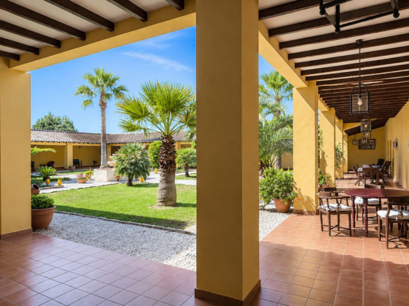 Finca for sale in Almogía