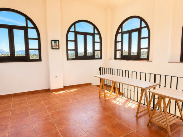 Finca for sale in Almogía