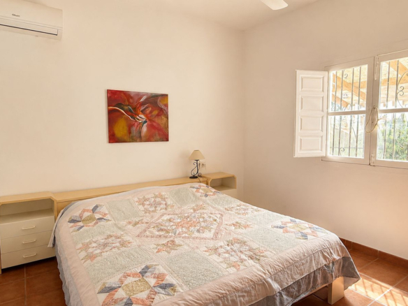 Finca for sale in Almogía