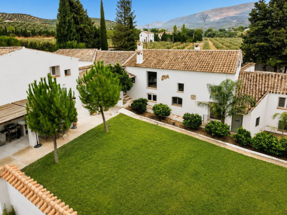 Finca for sale in Villanueva del Rosario