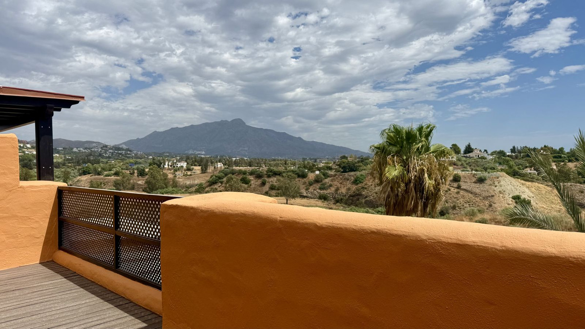 Penthouse-in-Benahavis-Ref-R5483299 Penthouse for sale in Benahavís