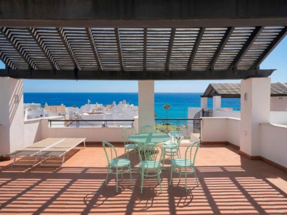 Penthouse for sale in Casares