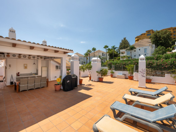 Penthouse for sale in Estepona