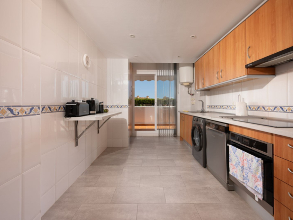 Penthouse for sale in Estepona