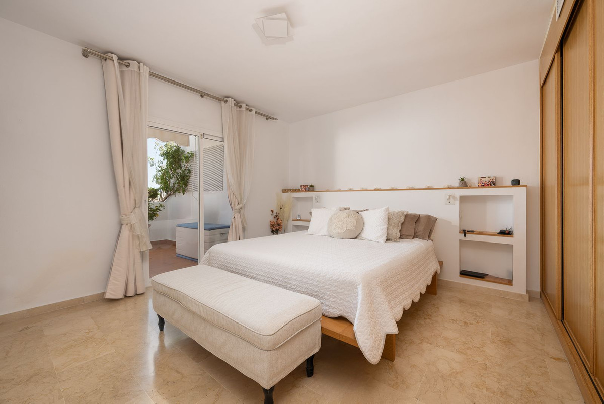 Penthouse for sale in Estepona