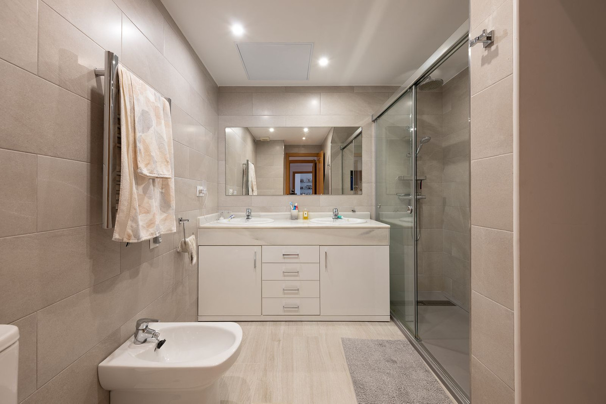 Penthouse for sale in Estepona