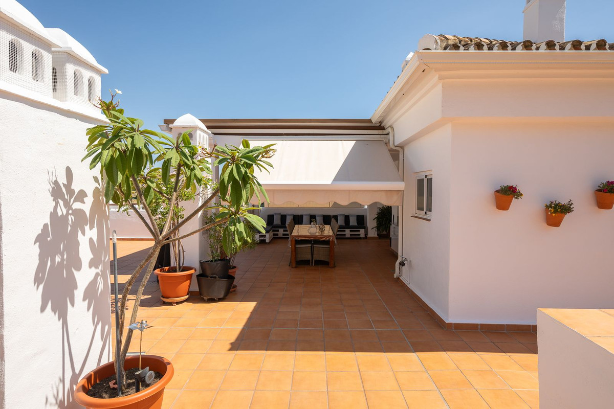 Penthouse for sale in Estepona