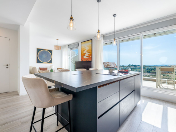 Penthouse for sale in Estepona