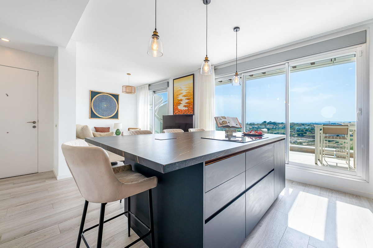 Penthouse for sale in Estepona