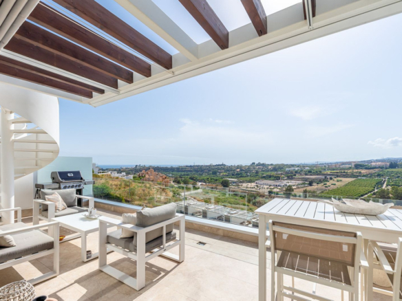 Penthouse for sale in Estepona