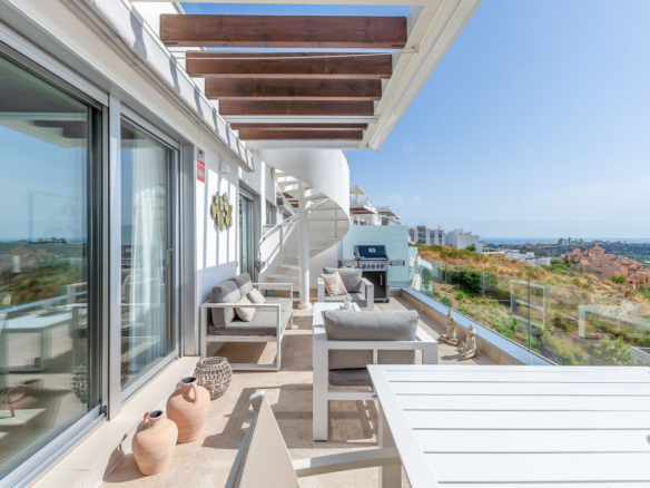 Penthouse for sale in Estepona