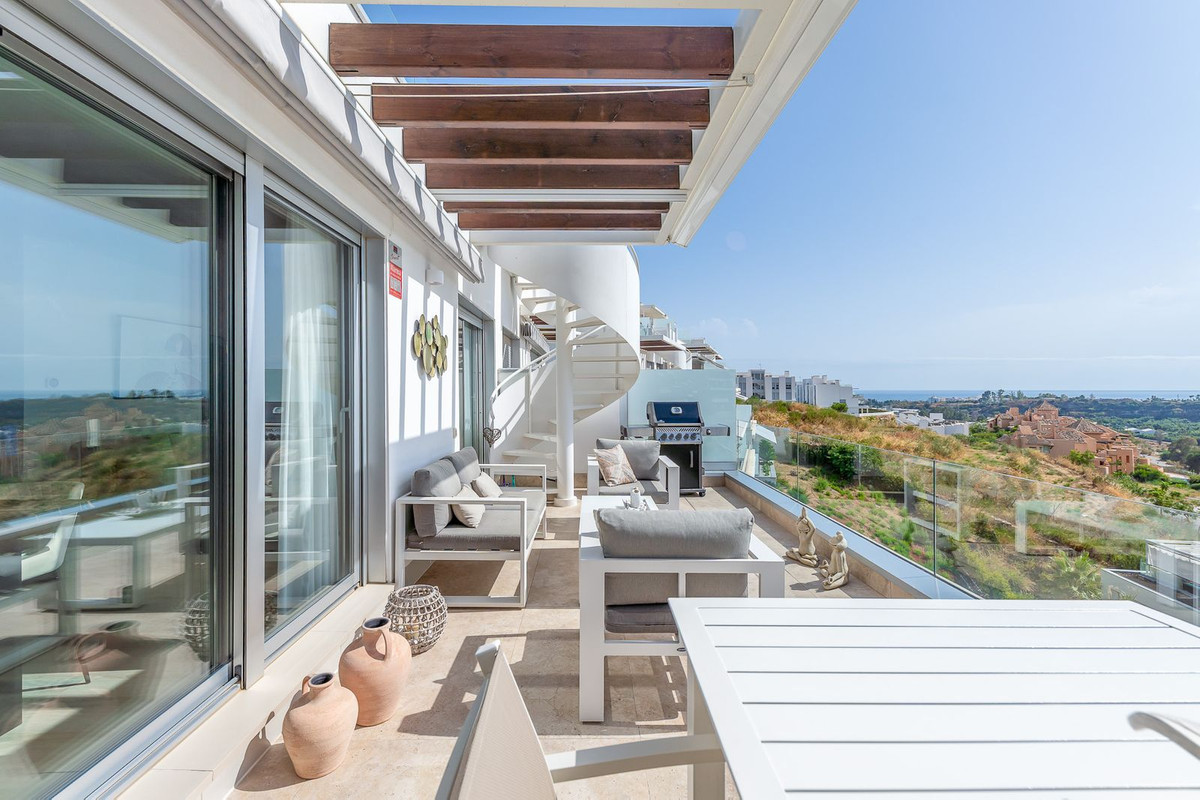 Penthouse for sale in Estepona