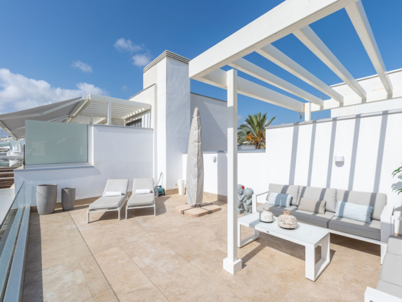 Penthouse for sale in Estepona