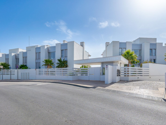 Penthouse for sale in Estepona