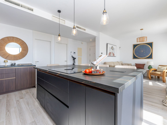 Penthouse for sale in Estepona