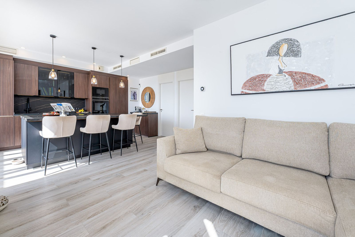 Penthouse for sale in Estepona
