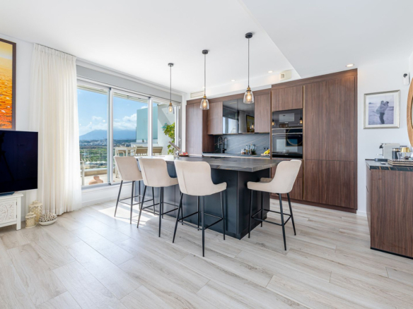 Penthouse for sale in Estepona