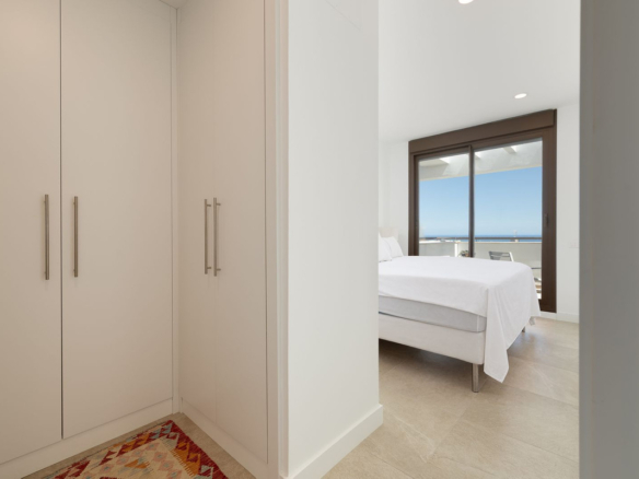 Penthouse for sale in Estepona