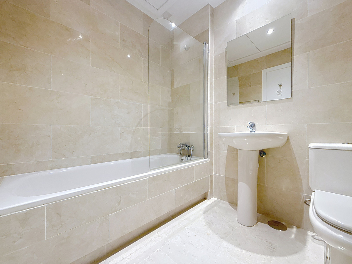 Penthouse for sale in Manilva
