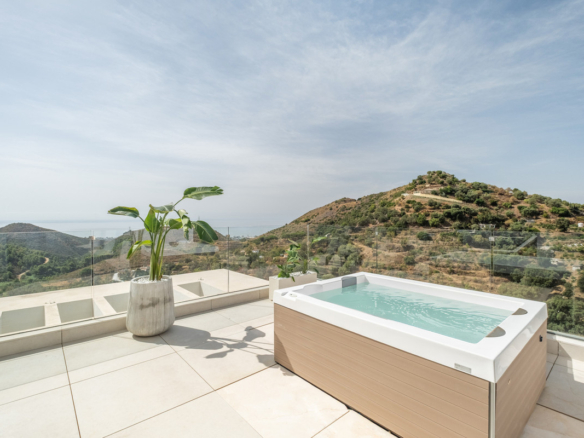 Penthouse for sale in Ojén