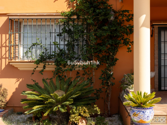 Townhouse for sale in Almogía