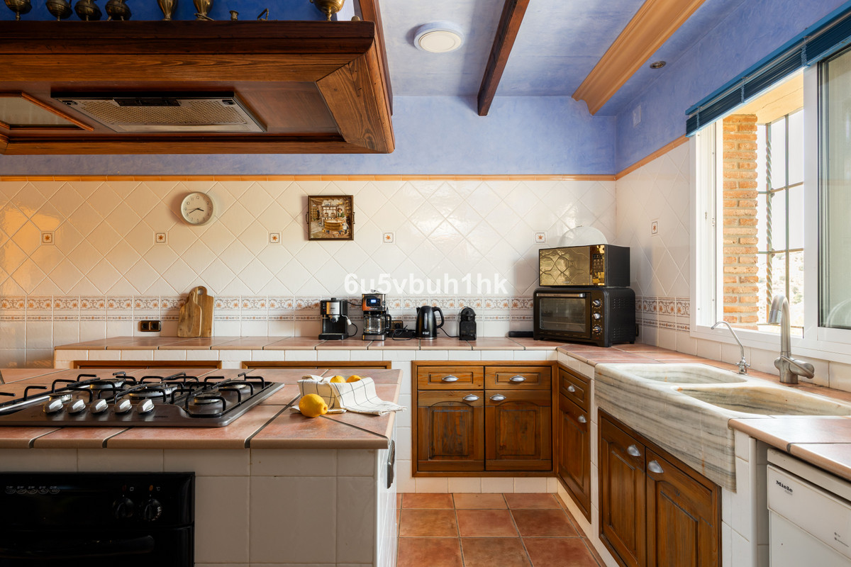 Townhouse for sale in Almogía
