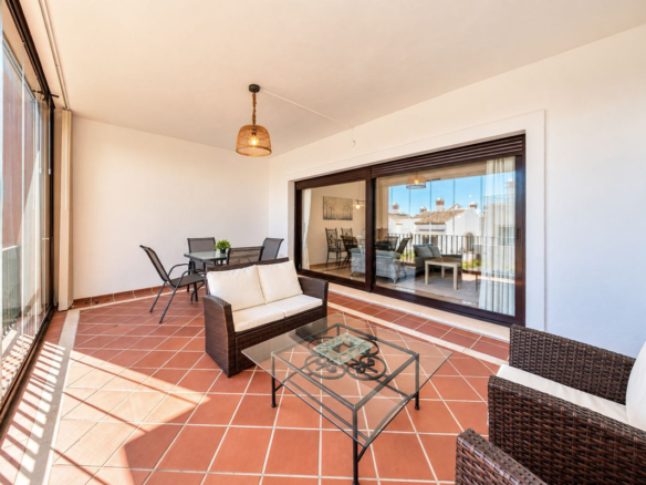 Townhouse for sale in Estepona