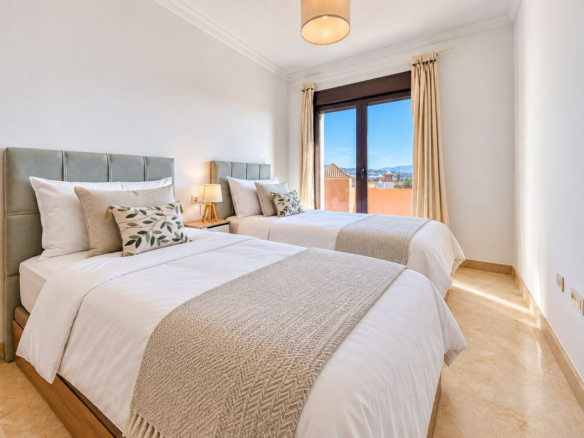 Townhouse for sale in Estepona