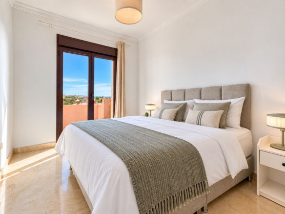 Townhouse for sale in Estepona