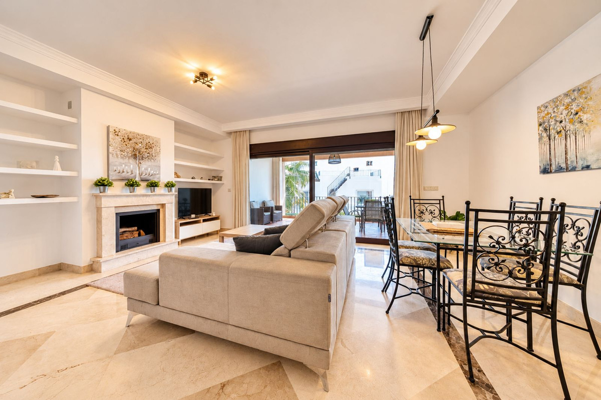 Townhouse for sale in Estepona